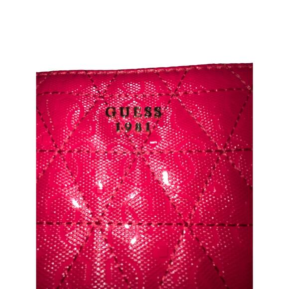 Red GUESS Purse with Cool Graphic Lining‎ - Many Pockets and Compartments - Picture 4 of 16